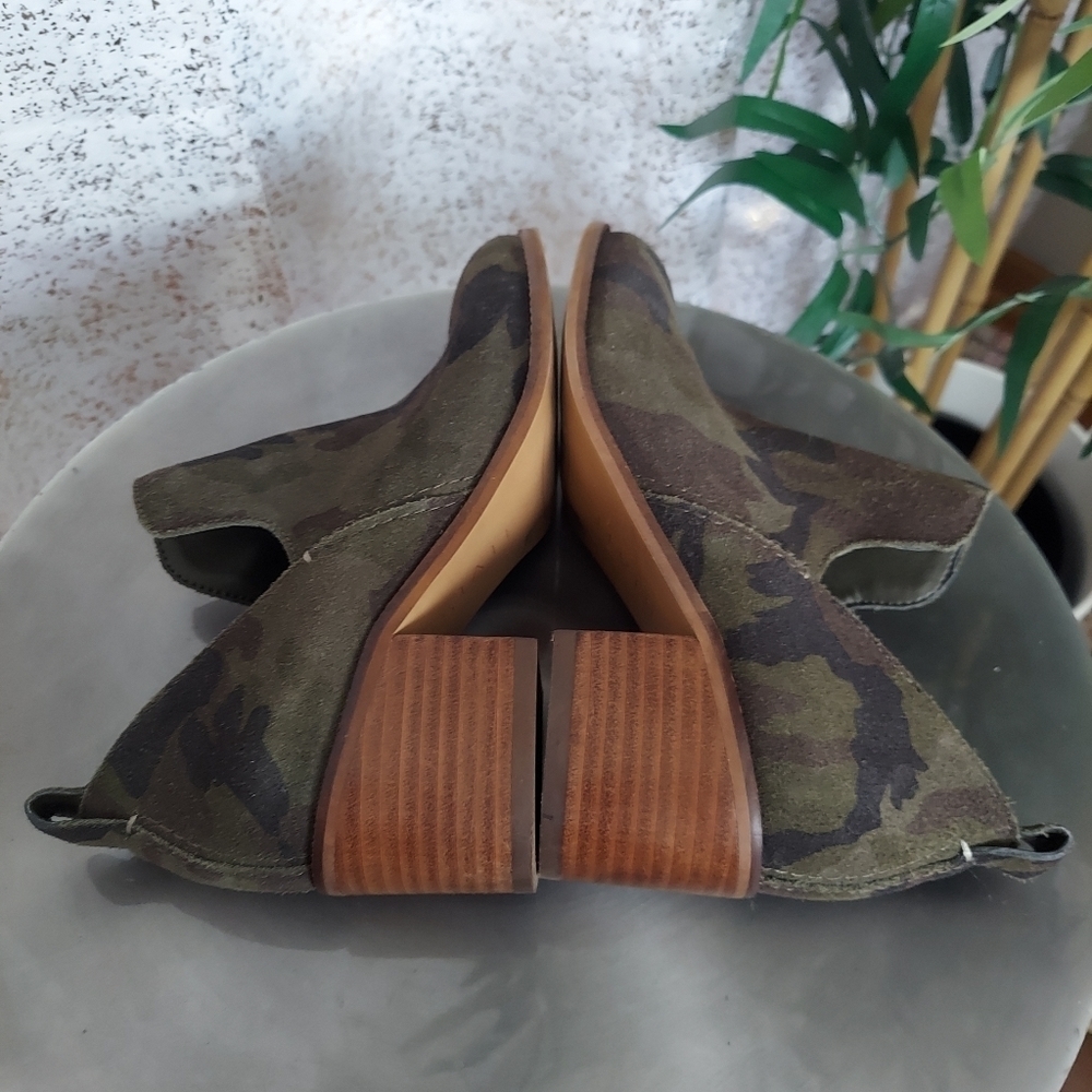 1. STATE Idania Leather Block Heel Olive Camo Suede Bootie Size 5.5 - Picture 3 of 8